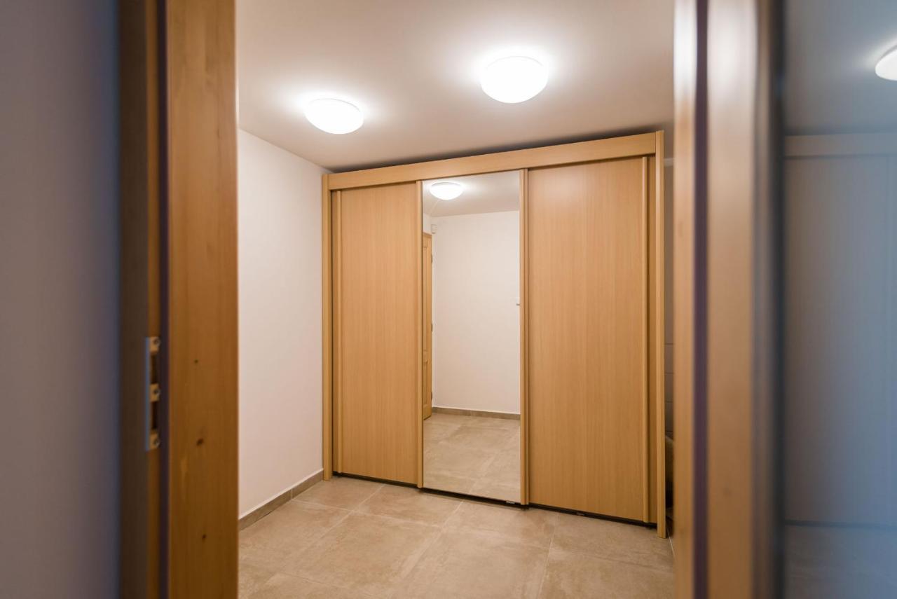 Ayni Apartman Semily Eksteriør billede